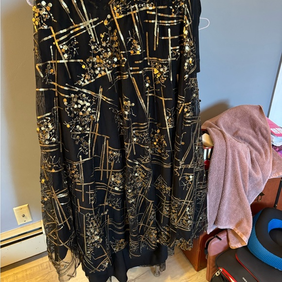 Making the Cut Black and Gold sequin Skirt One of Kind - Picture 2 of 10